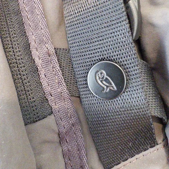 Bellroy Cinch 20L Lightweight Backpack in Charcoal Grey, EUC - Picture 8 of 11